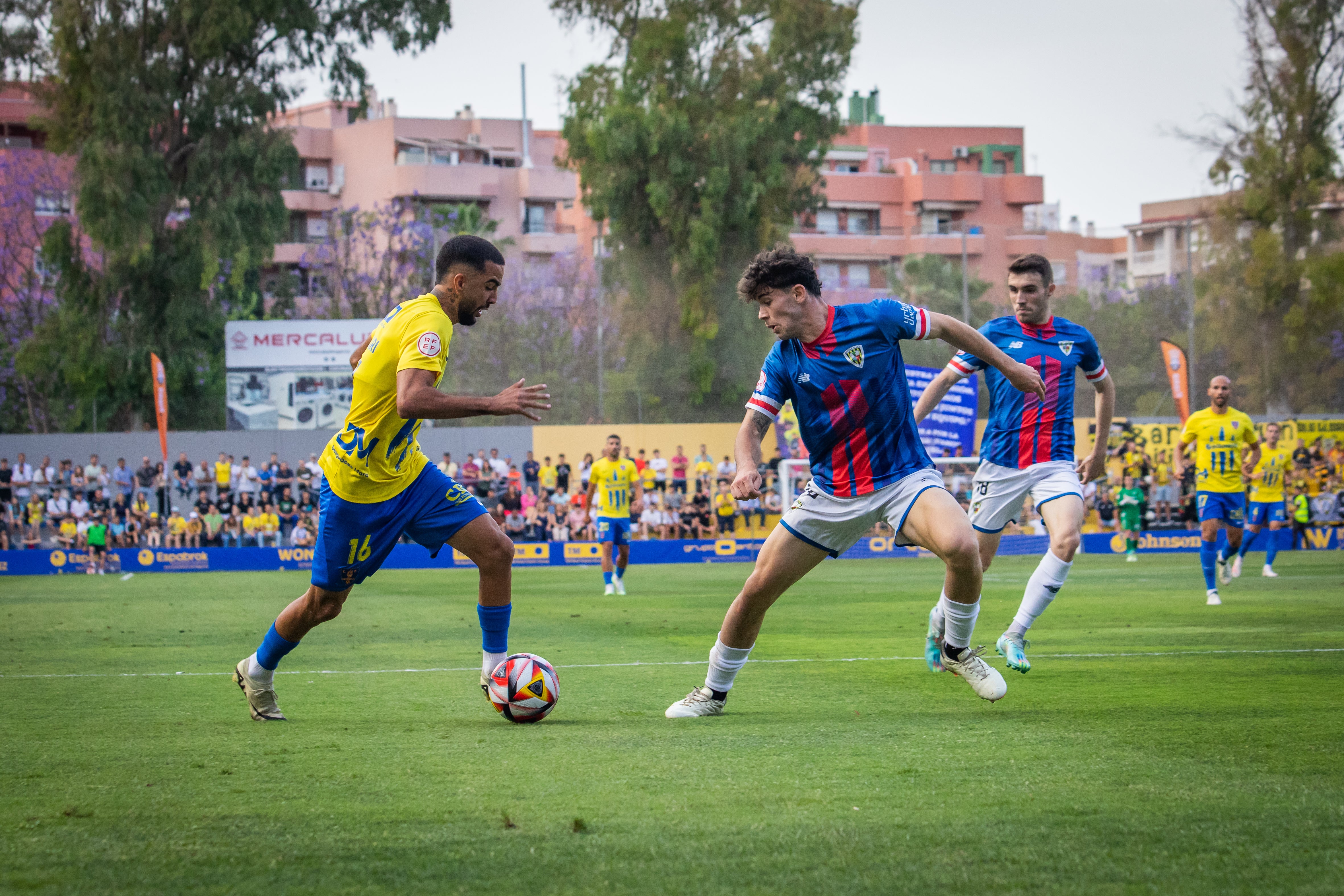 Las imágenes del partido entre el Orihuela y el Barakaldo en Los Arcos