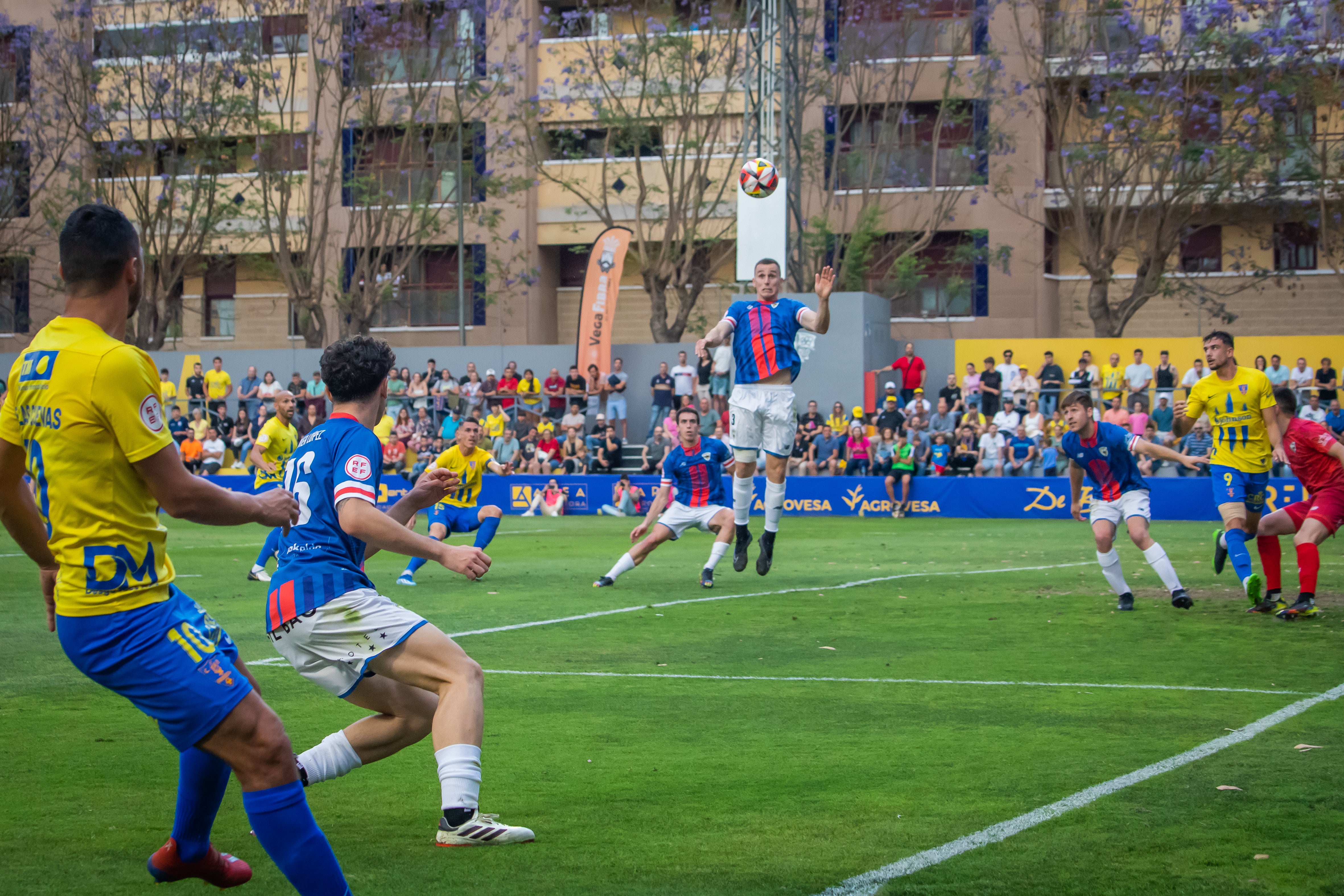 Las imágenes del partido entre el Orihuela y el Barakaldo en Los Arcos