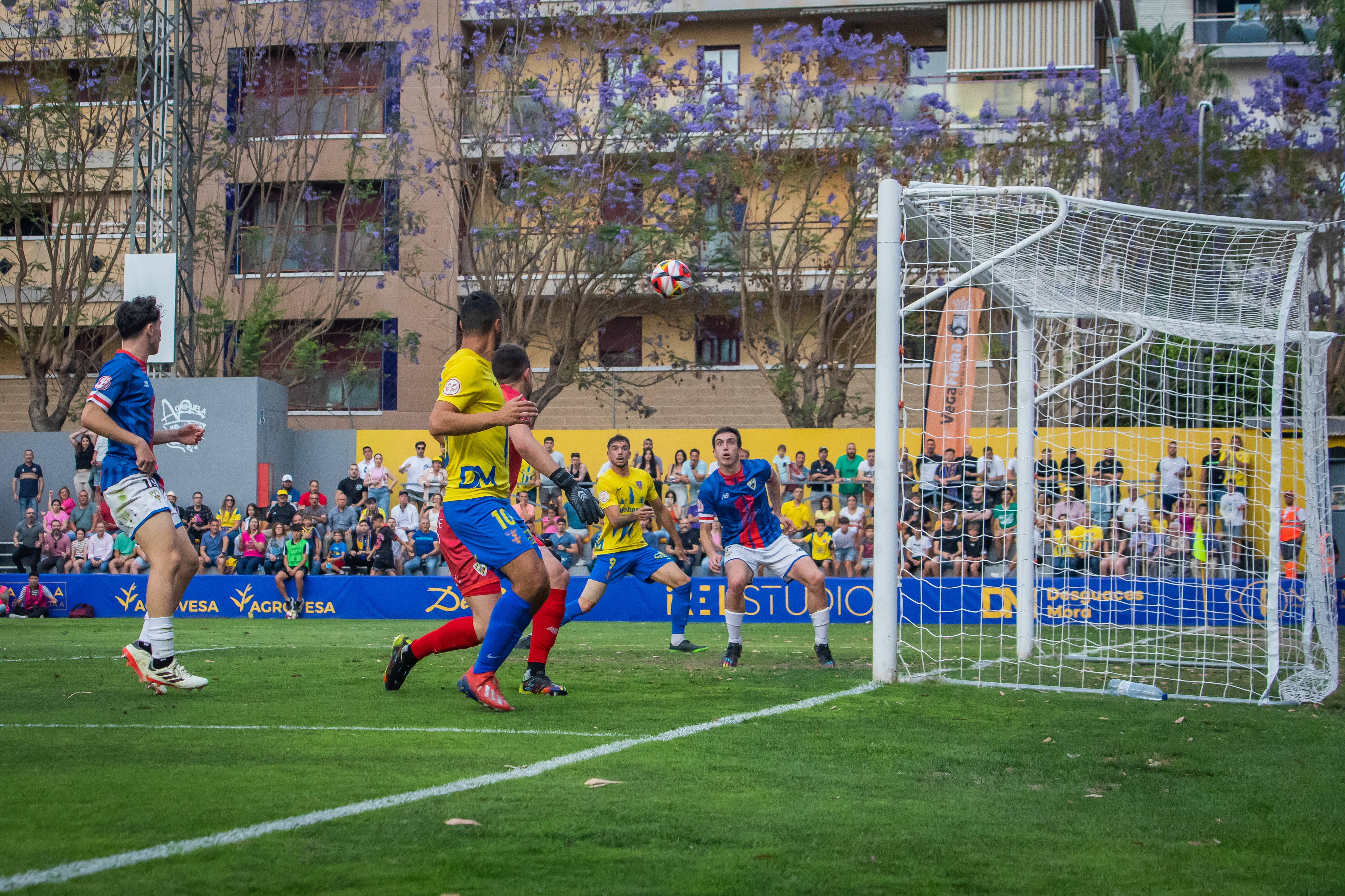 Las imágenes del partido entre el Orihuela y el Barakaldo en Los Arcos