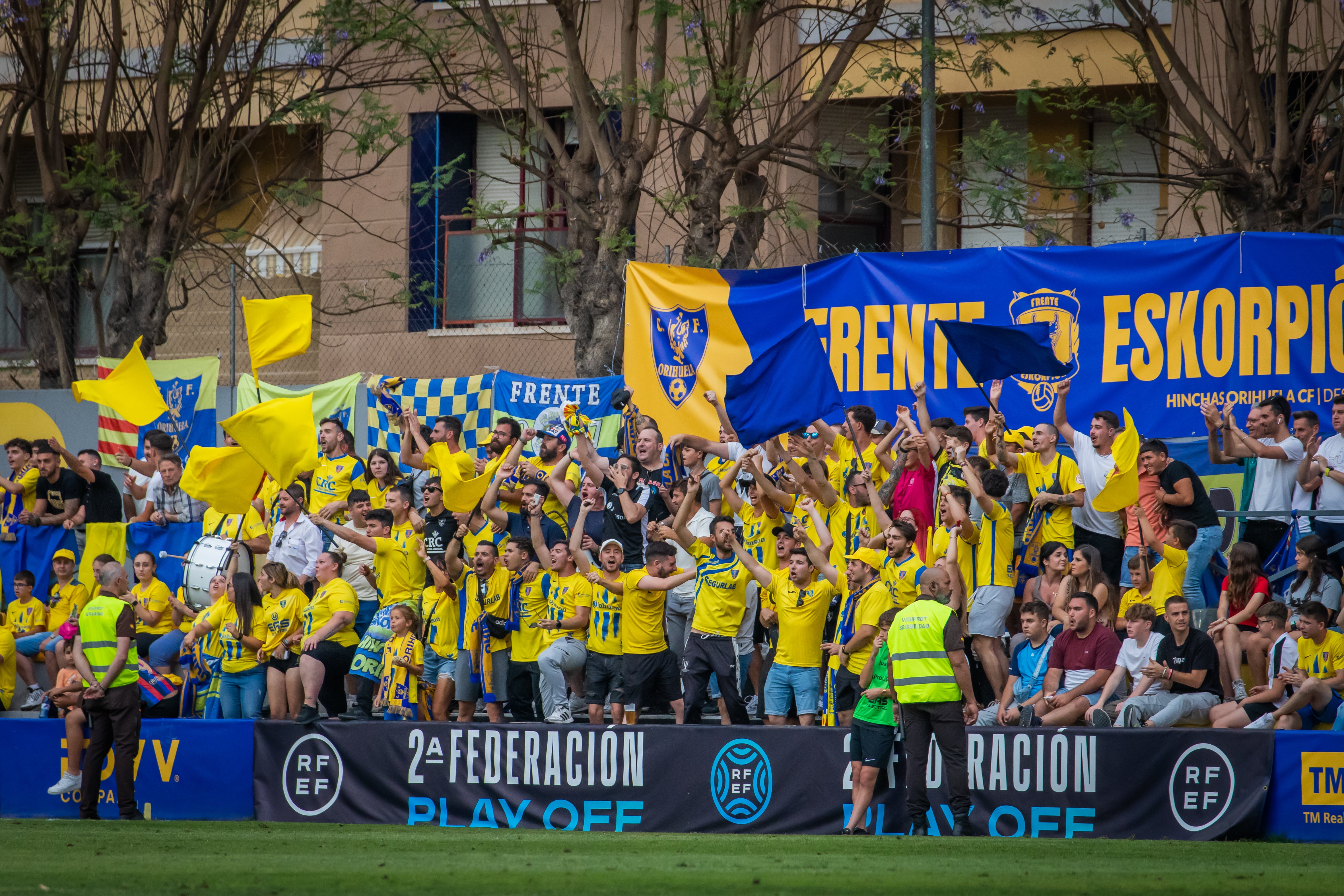 Las imágenes del partido entre el Orihuela y el Barakaldo en Los Arcos