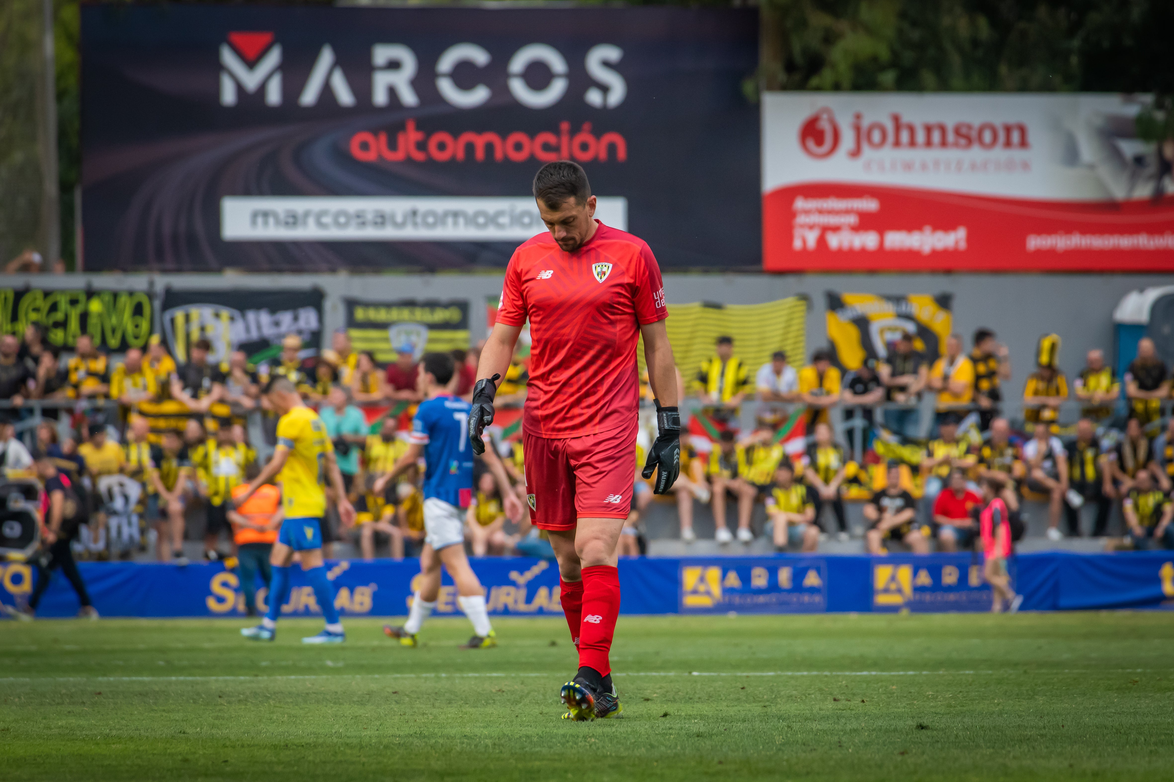 Las imágenes del partido entre el Orihuela y el Barakaldo en Los Arcos