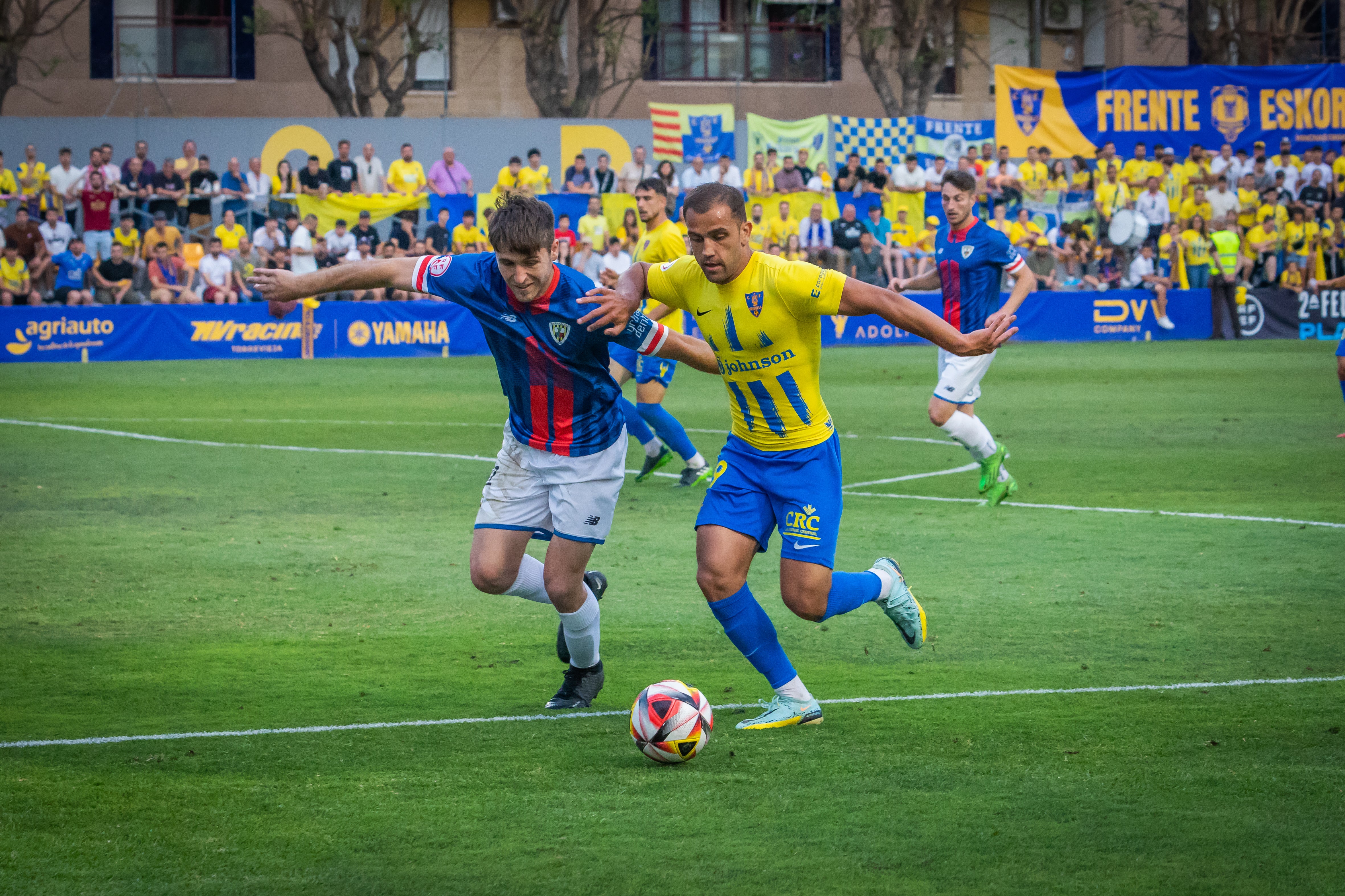 Las imágenes del partido entre el Orihuela y el Barakaldo en Los Arcos