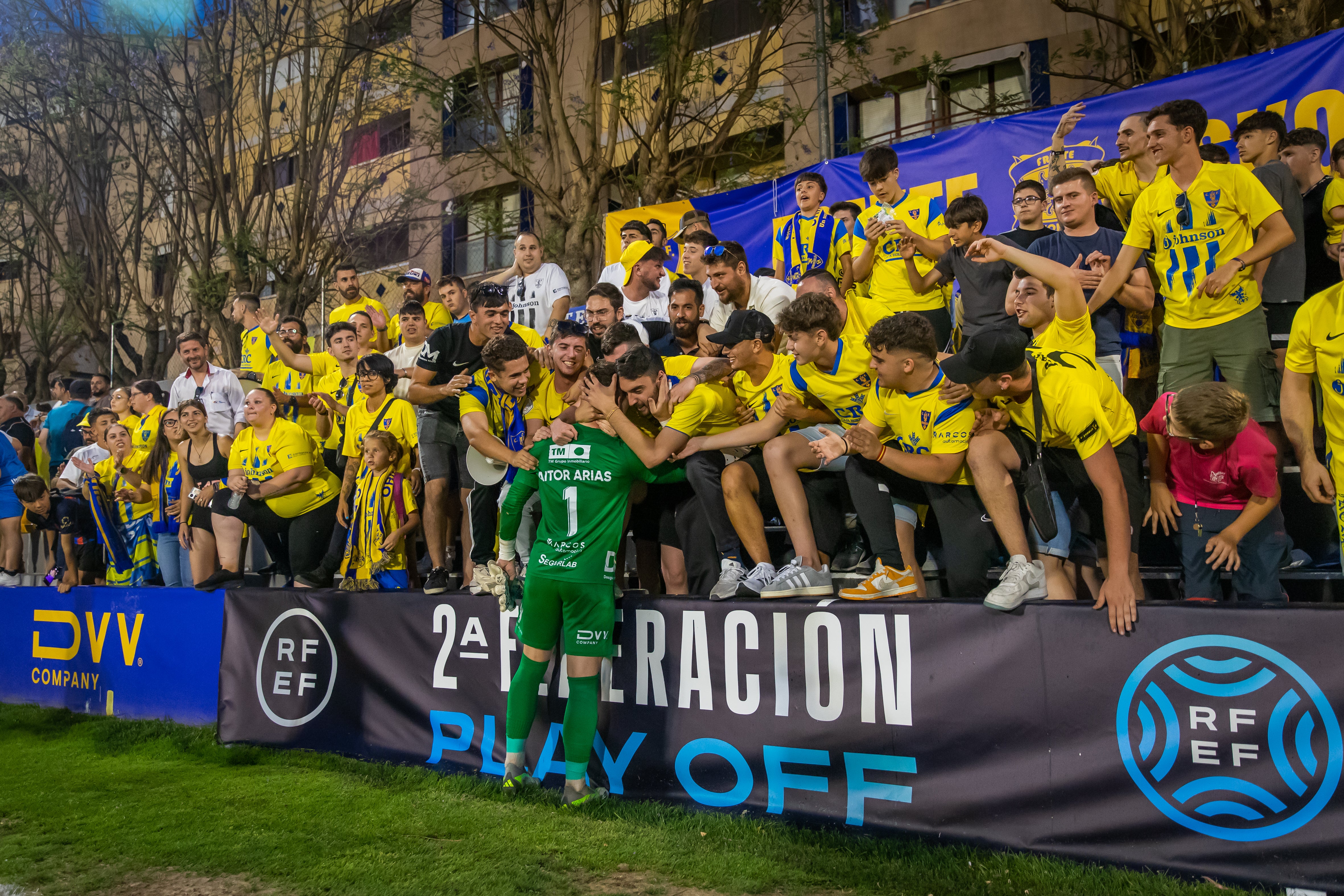 Las imágenes del partido entre el Orihuela y el Barakaldo en Los Arcos