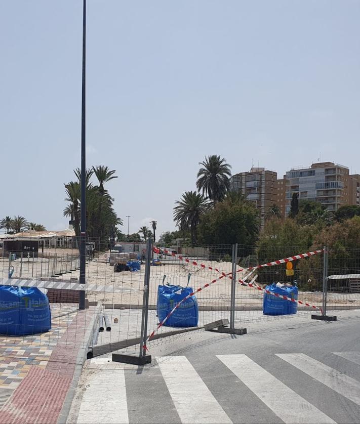 Imagen secundaria 2 - Estado actual de las obras de Costas en una imagen tomada este mismo lunes.