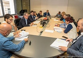 Reunión de la comisión de Hacienda e Interior, celebrada ayer en San Miguel.