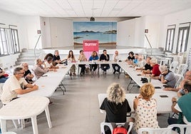 Reunión de trabajo de los candidatos de Sumar a las europeas con colectivos del Mar Menor.
