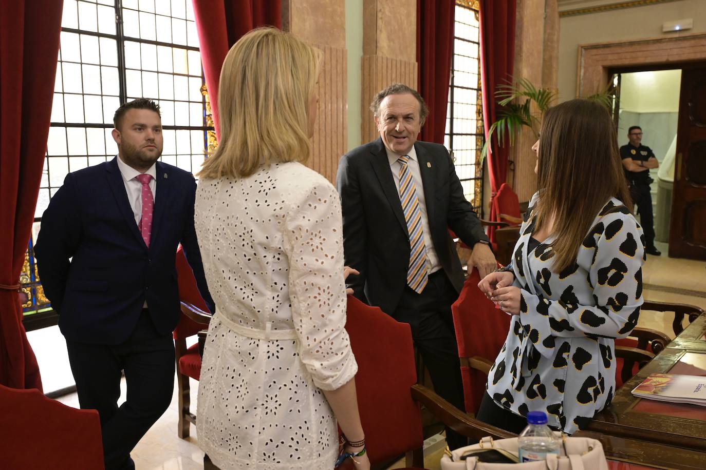 El Pleno del Ayuntamiento de Murcia, en imágenes