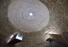 Cúpula del pozo nº 11 restaurado por Ecoproyecta, el más grande, con el mirador y la escalera que lo hacen visitable.