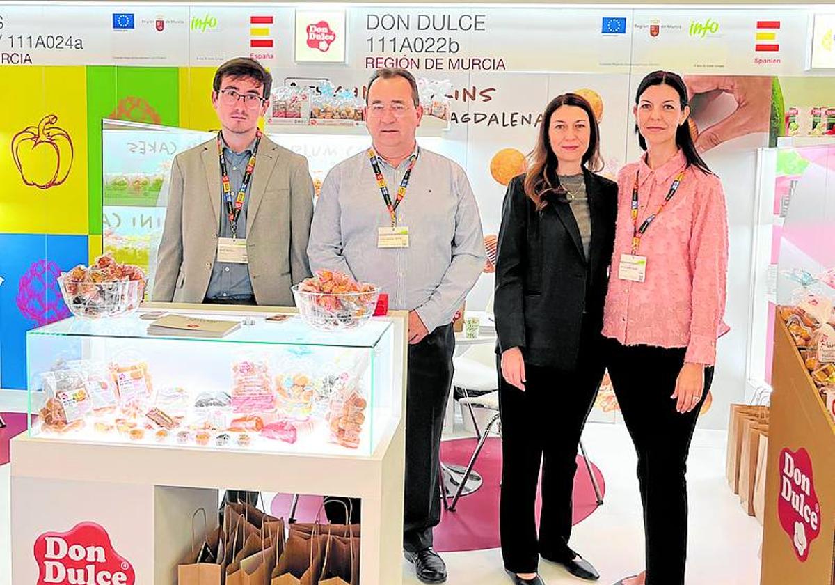 Representantes de Pasdulce, en una feria internacional.