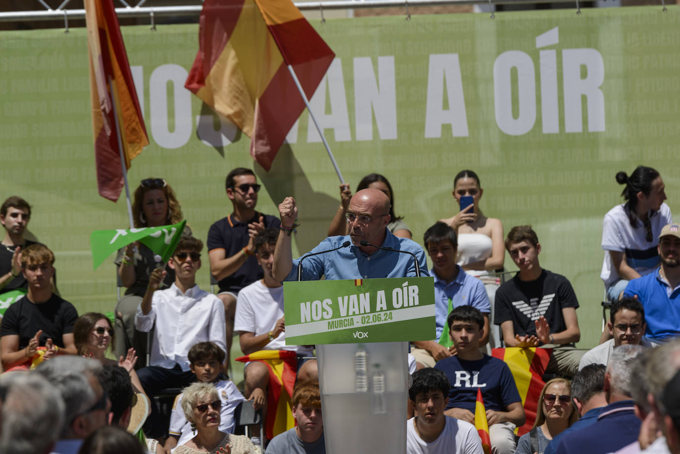 El acto electoral de Vox con Abascal y Buxadé en Murcia, en imágenes