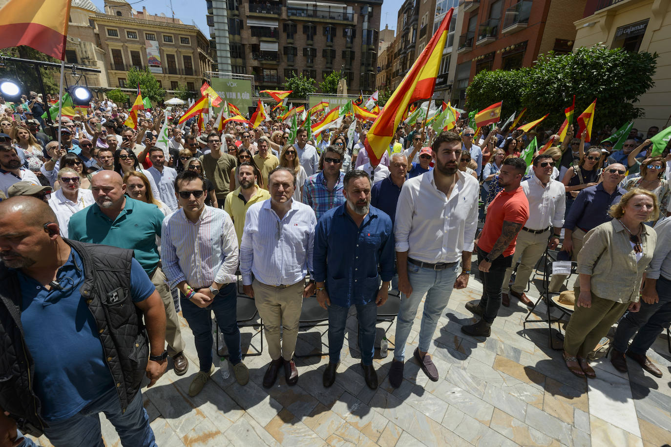 El acto electoral de Vox con Abascal y Buxadé en Murcia, en imágenes