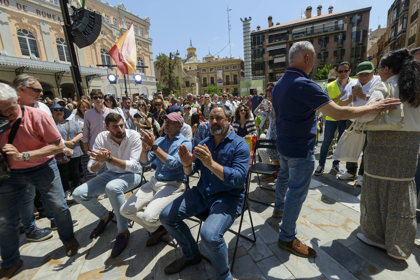 El acto electoral de Vox con Abascal y Buxadé en Murcia, en imágenes