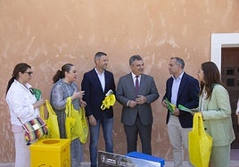La presentación ha tenido lugar en los jardines del Museo de la Fiesta.
