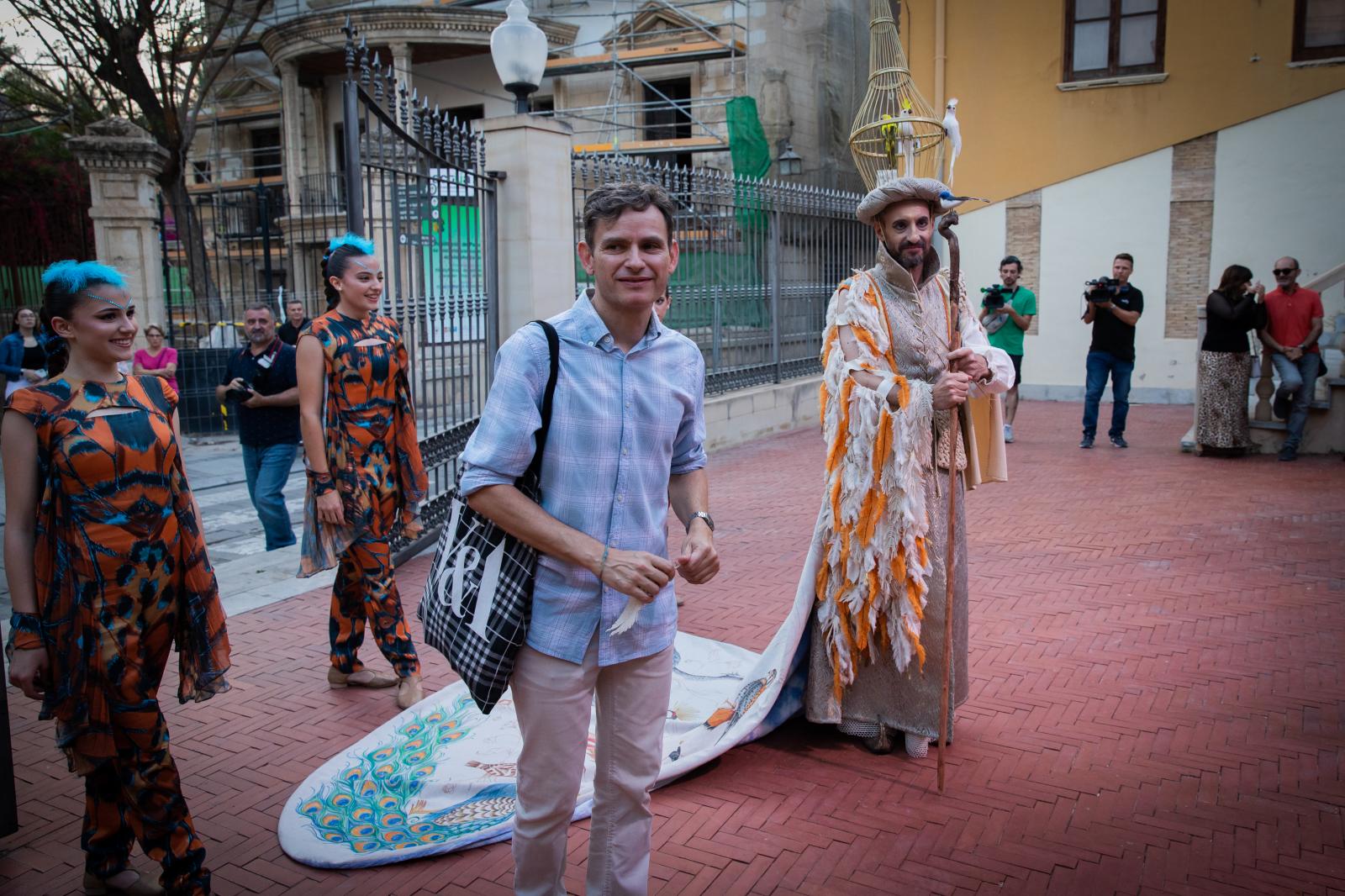 La presentación del cartel de los Moros y Cristianos de Orihuela, en imágenes