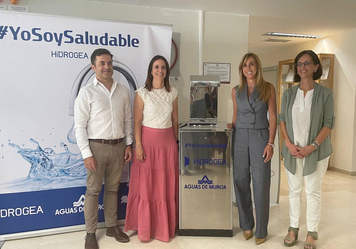 La Arrixaca instala fuentes de agua para pacientes y profesionales.