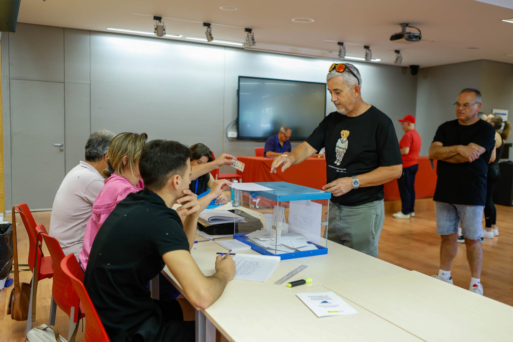 Las elecciones europeas en la Región de Murcia, en imágenes