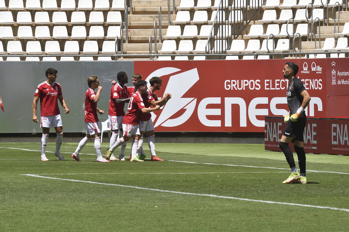 El partido entre el Imperial y el Cieza, en imágenes