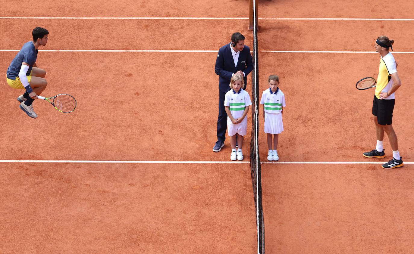 La final de Roland Garros entre Carlos Alcaraz y Alexander Zverev, en imágenes