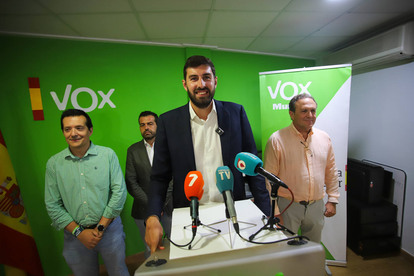 Las imágenes de la celebración de Vox tras las elecciones europeas