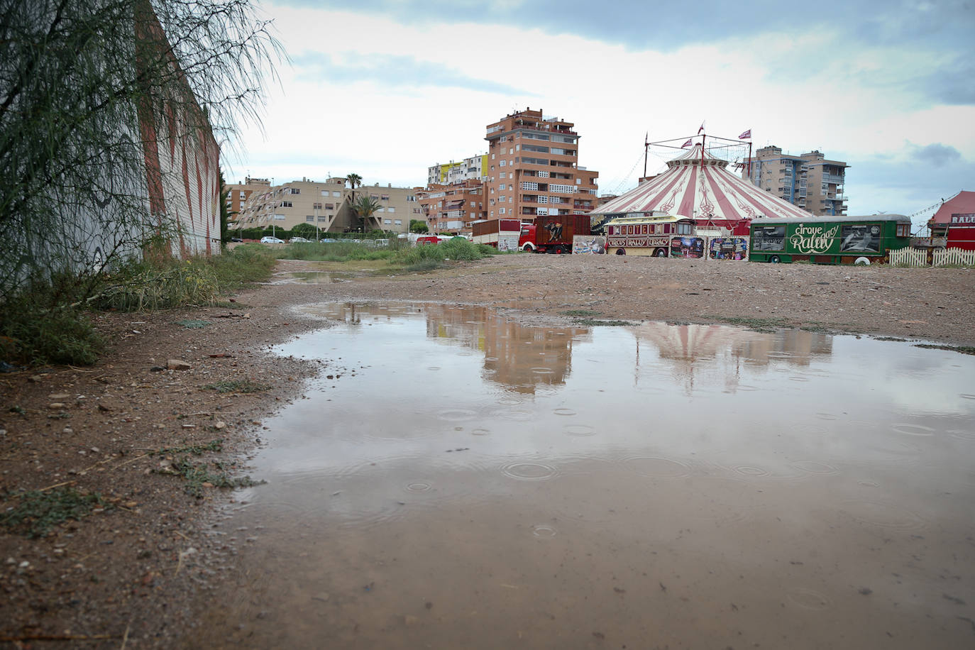 En imágenes, las fuertes lluvias dejan 31 litros en una hora en Cartagena