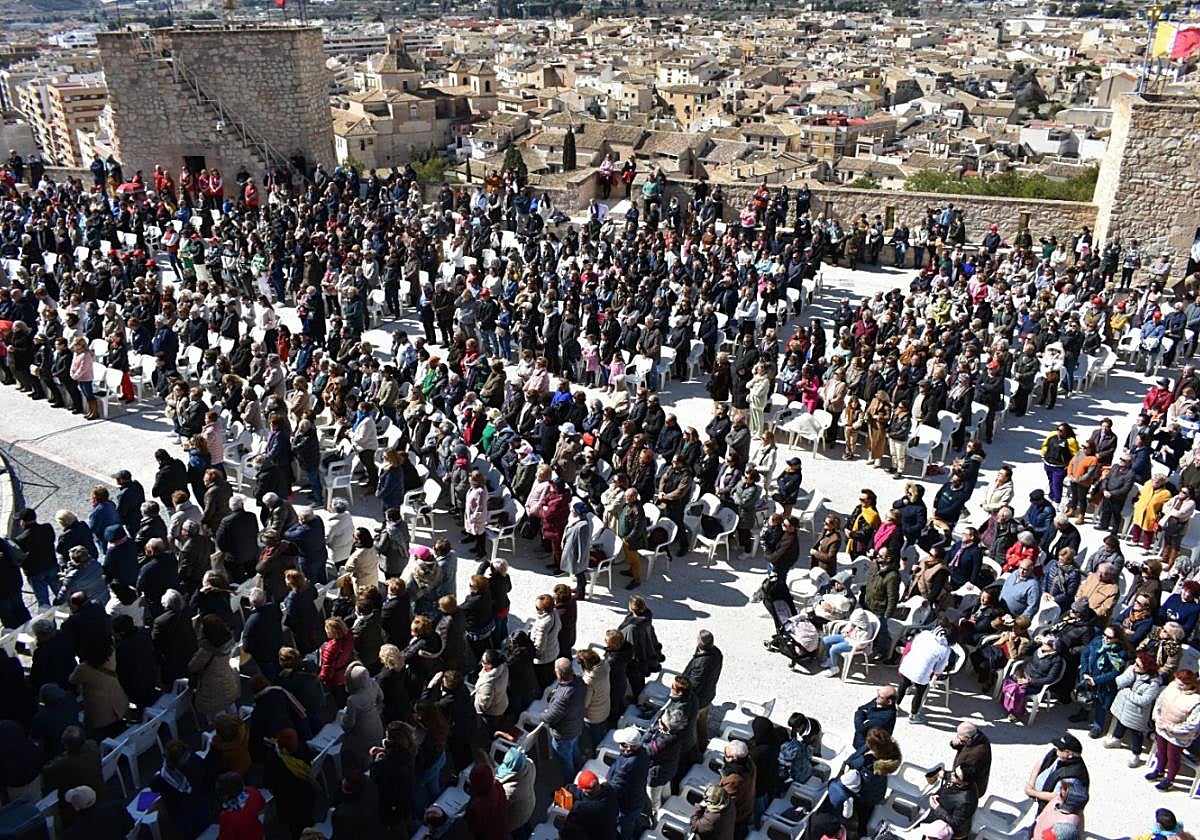 Una de las homilías celebradas en la explanada de la basílica en el mes de marzo.