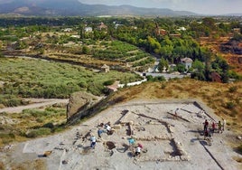 Excavaciones en Las Cabezuelas (Totana), un enclave de la Edad del Bronce que se abre a las visitas por las jornadas de arqueología.