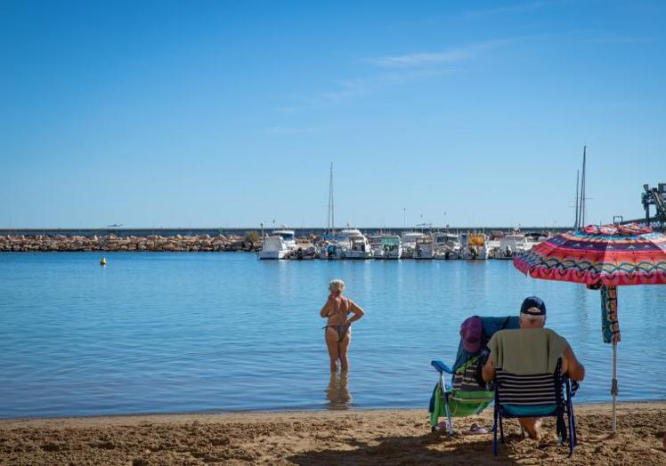 Parte de la playa del Acequión más próxima al Muelle de la Sal.