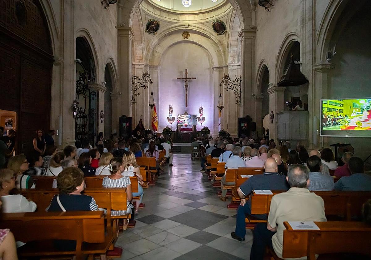 Las imágenes de la gala del 50 aniversario de los Moros y Cristianos de Orihuela