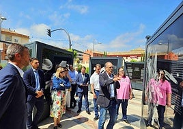 Esta muestra al aire libre permite admirar la belleza y complejidad de la fauna y la flora invisible al ojo humano.
