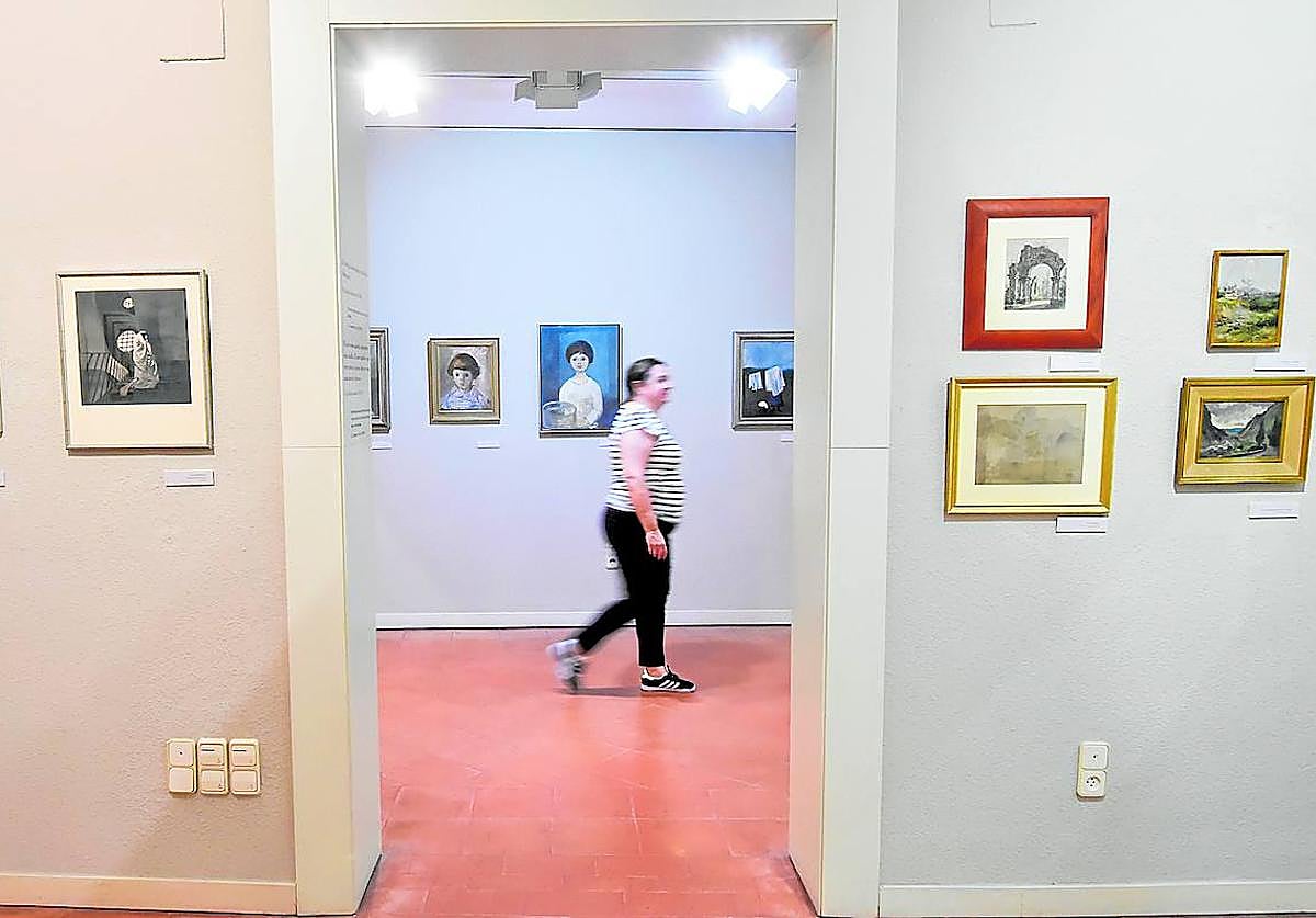 Panorama de la exposición 'Una ilusión. Colección Morales & Virgili', en el Museo Ramón Gaya, en Murcia.