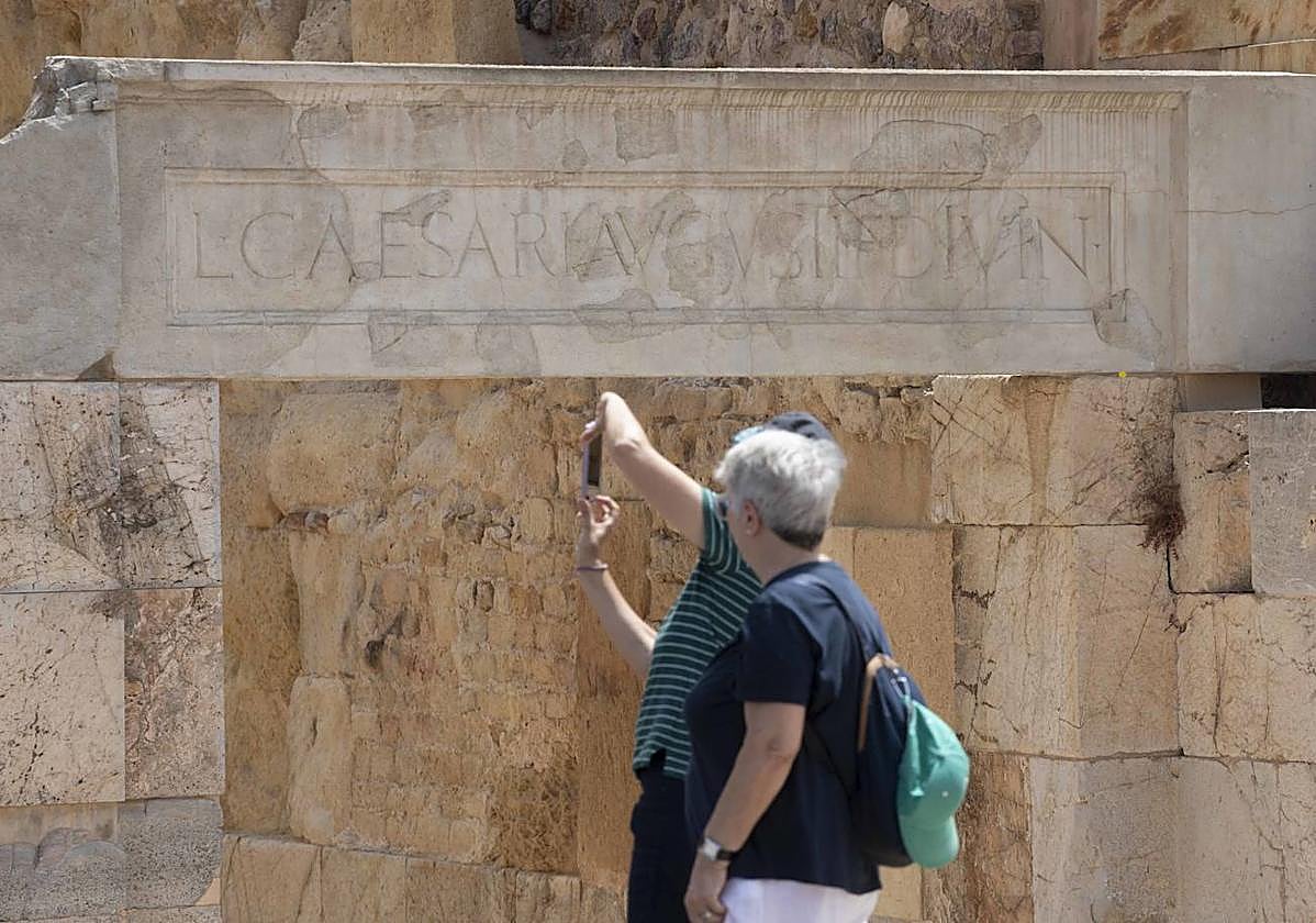 Las imágenes de las visitas arqueológicas en Cartagena