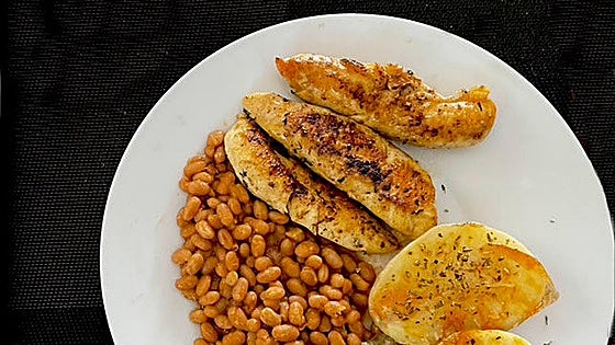 Pechugas de pollo con baked beans