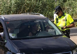 Un control de la Guardia Civil, en una imagen de archivo.