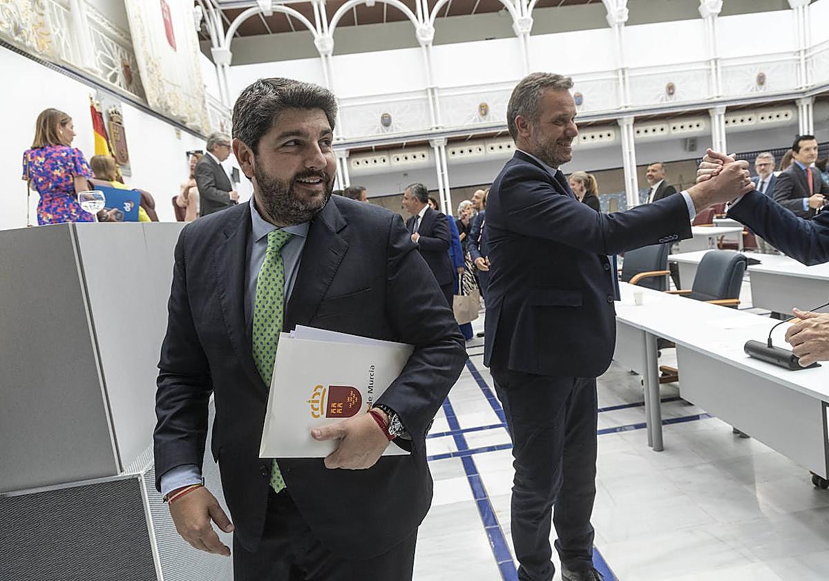 Imagen principal - López Miras anuncia cambios en Educación y un plan de impulso industrial en el Debate del estado de la Región