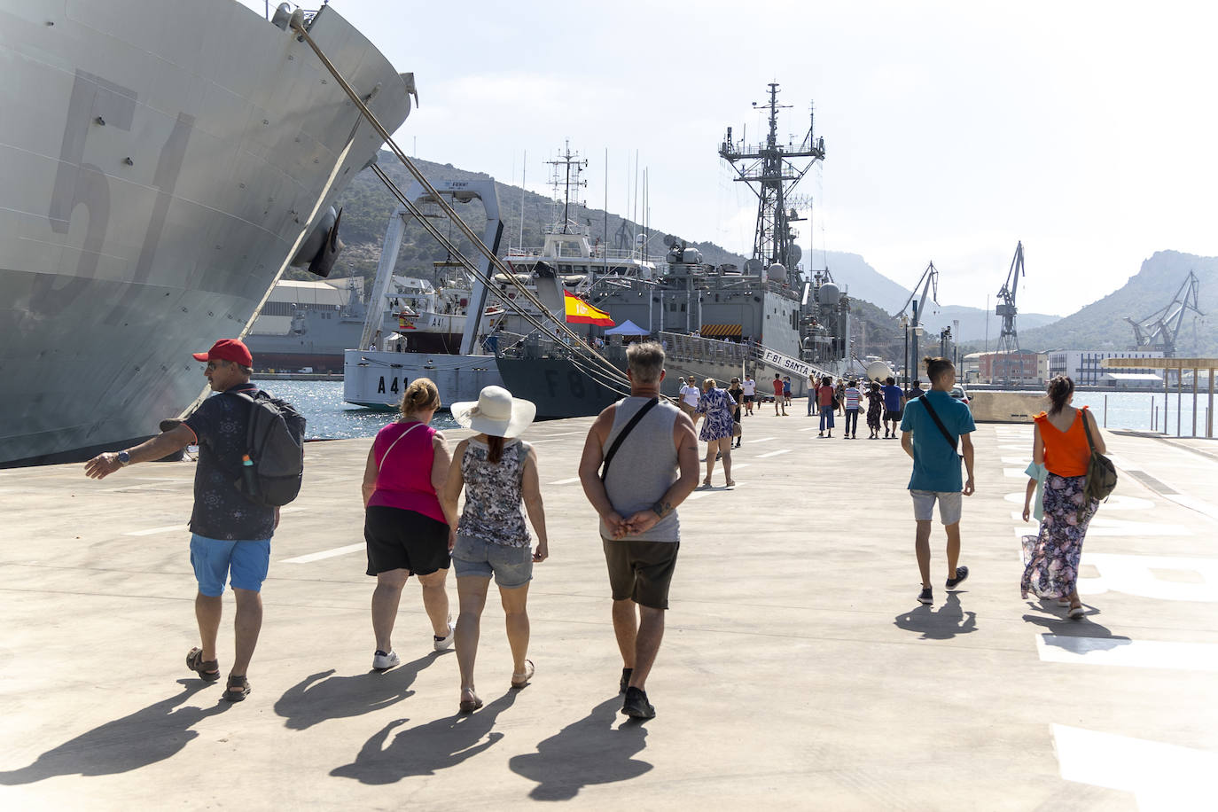 La visita a los buques de la armada en Cartagena, en imágenes