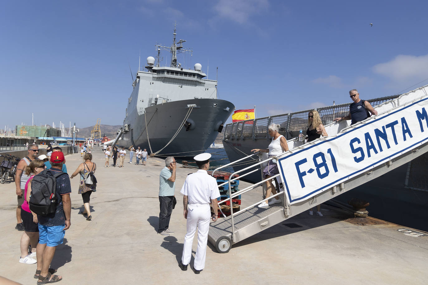 La visita a los buques de la armada en Cartagena, en imágenes