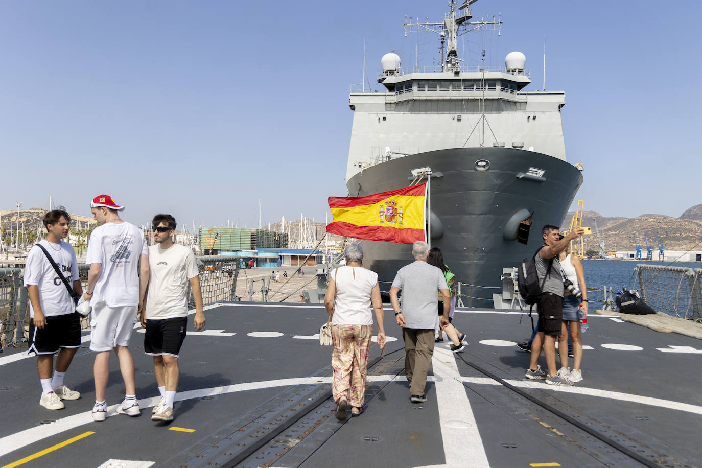 La visita a los buques de la armada en Cartagena, en imágenes