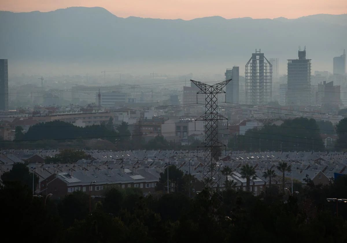 Vista de Murcia con mala calidad del aire.