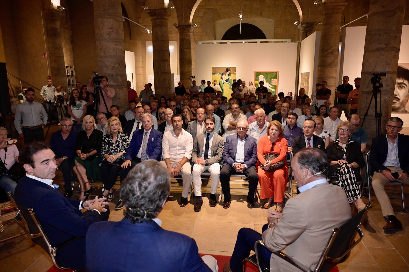 Las imágenes de la charla de Enrique Ponce y Pepín Liria en el Palacio del Almudí de Murcia