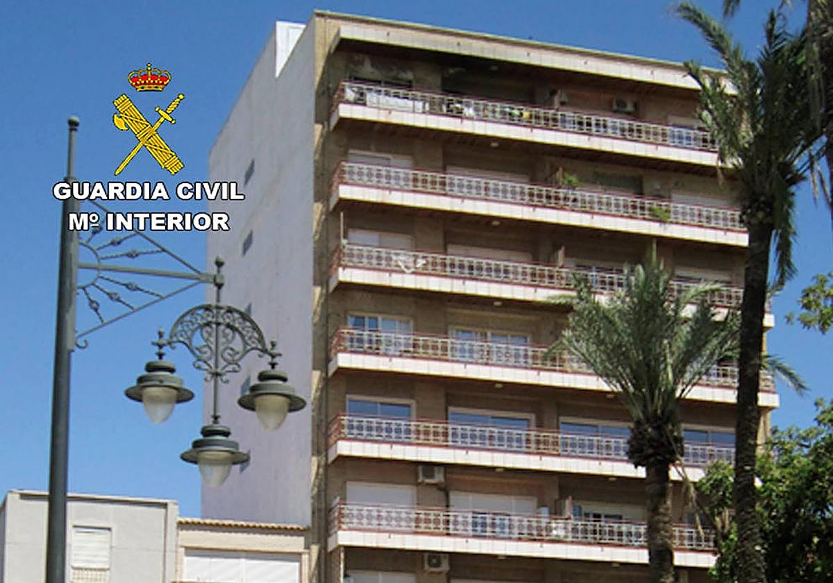 Edificio en el que ocurrió el incendio de la última planta, en Cartagena.