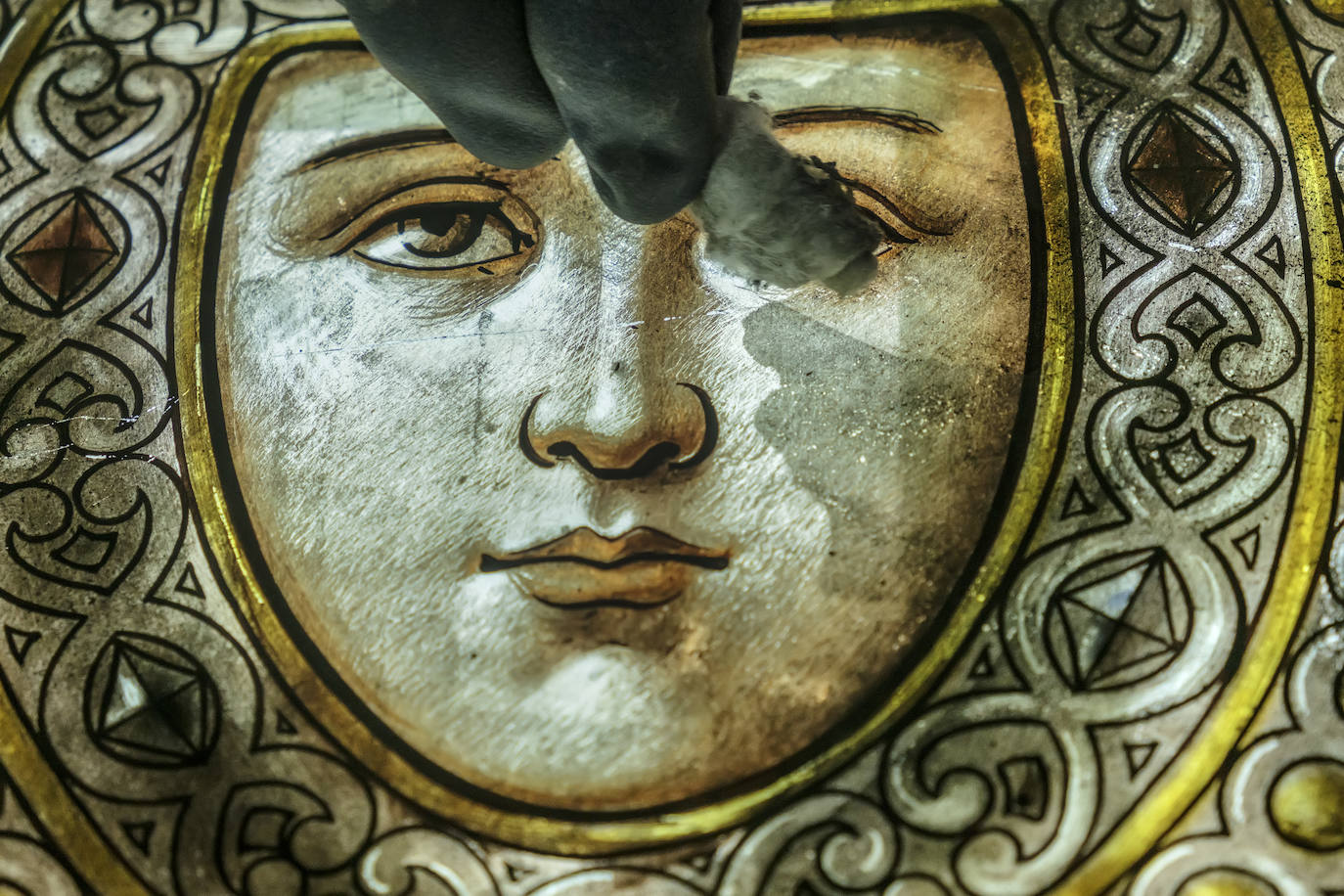 Restauración de las vidrieras de la Catedral de Murcia, en imágenes