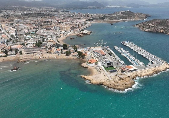 Muere un hombre de 69 años en una playa de Puerto de Mazarrón | La Verdad