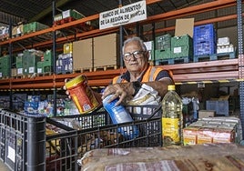El presidente del Banco de Alimentos de la Región, Juan Gómez Ayala, en La Palma.