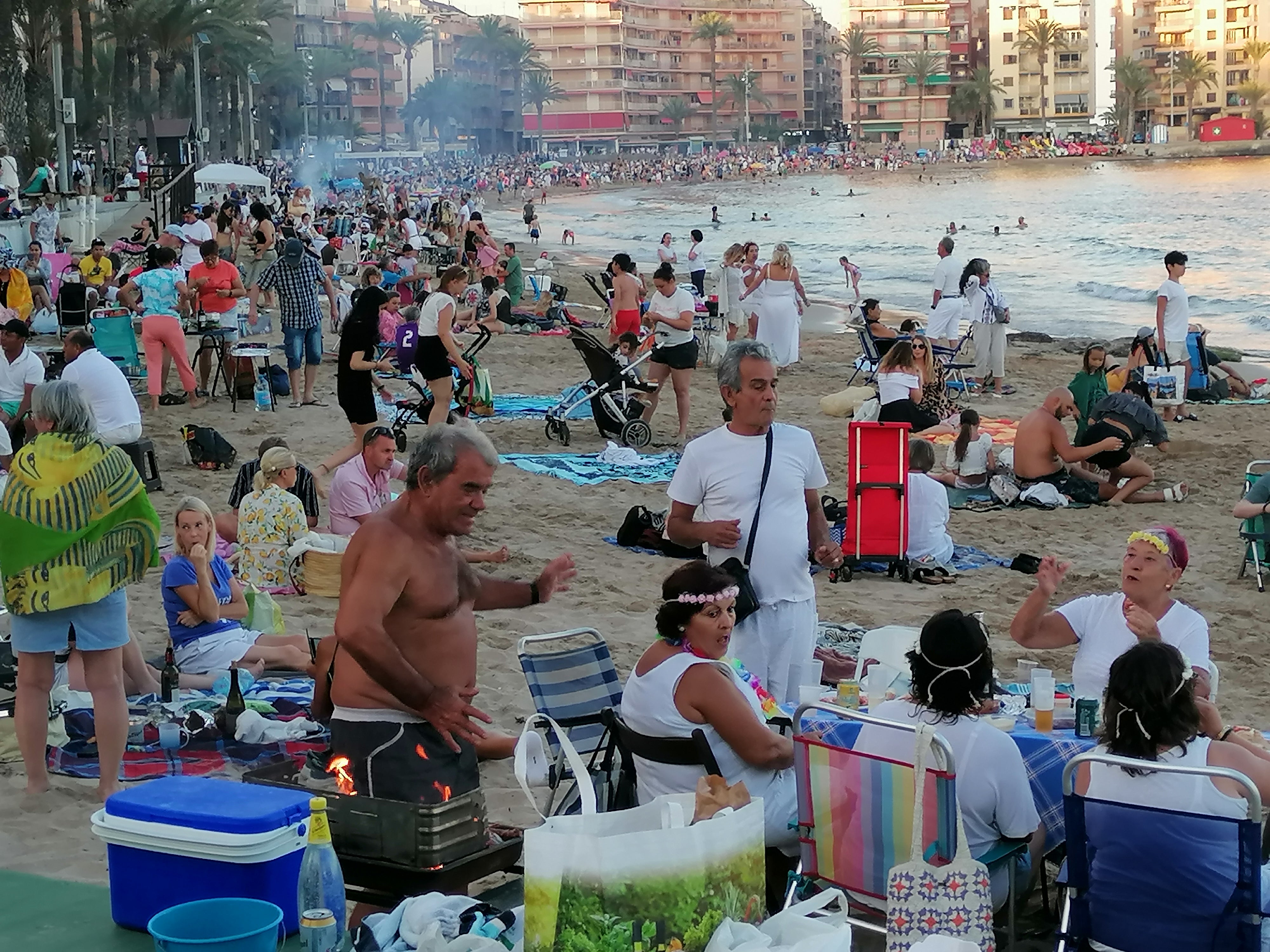 Las imágenes de las hogueras de San Juan en Torrevieja