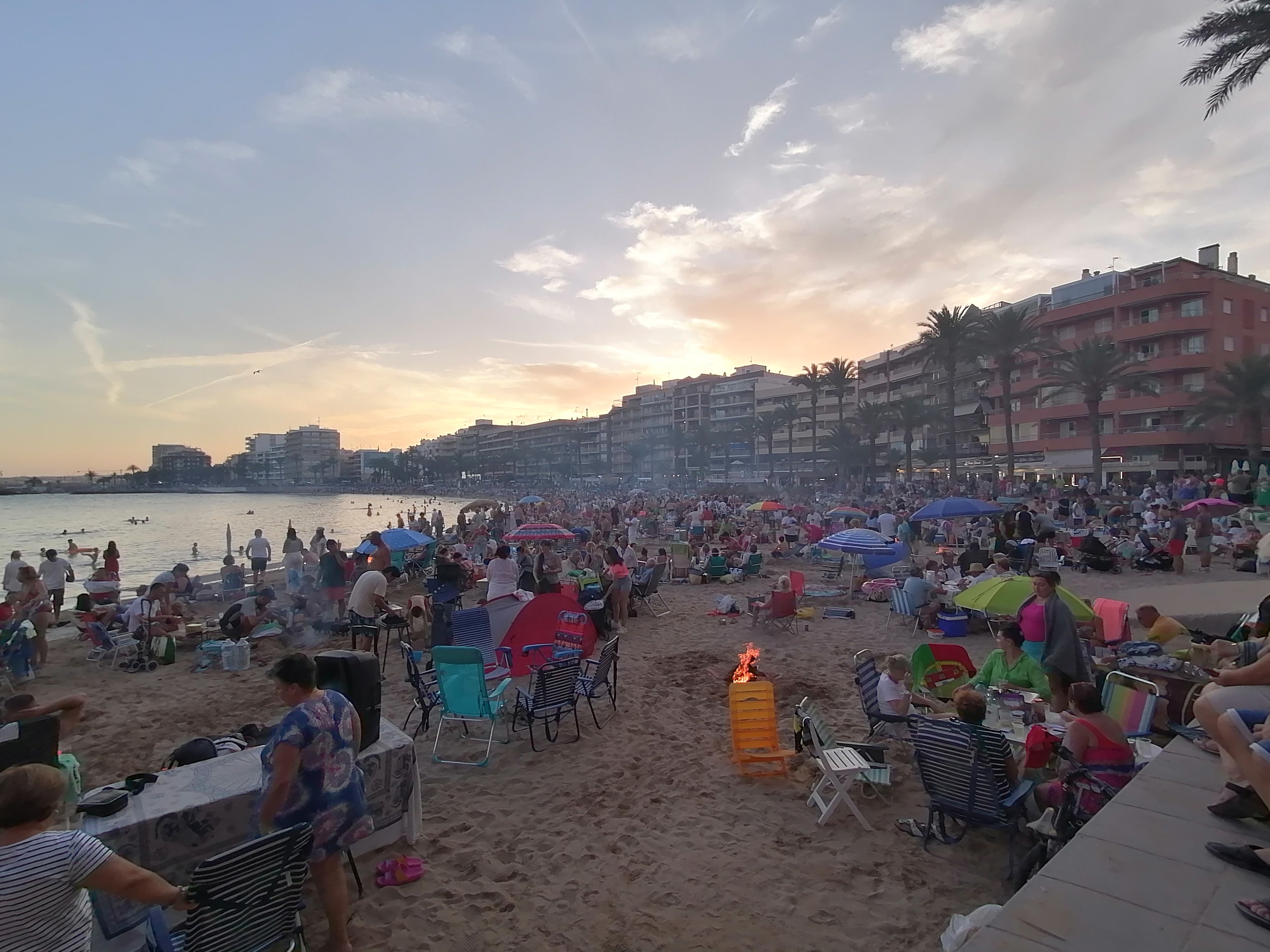 Las imágenes de las hogueras de San Juan en Torrevieja