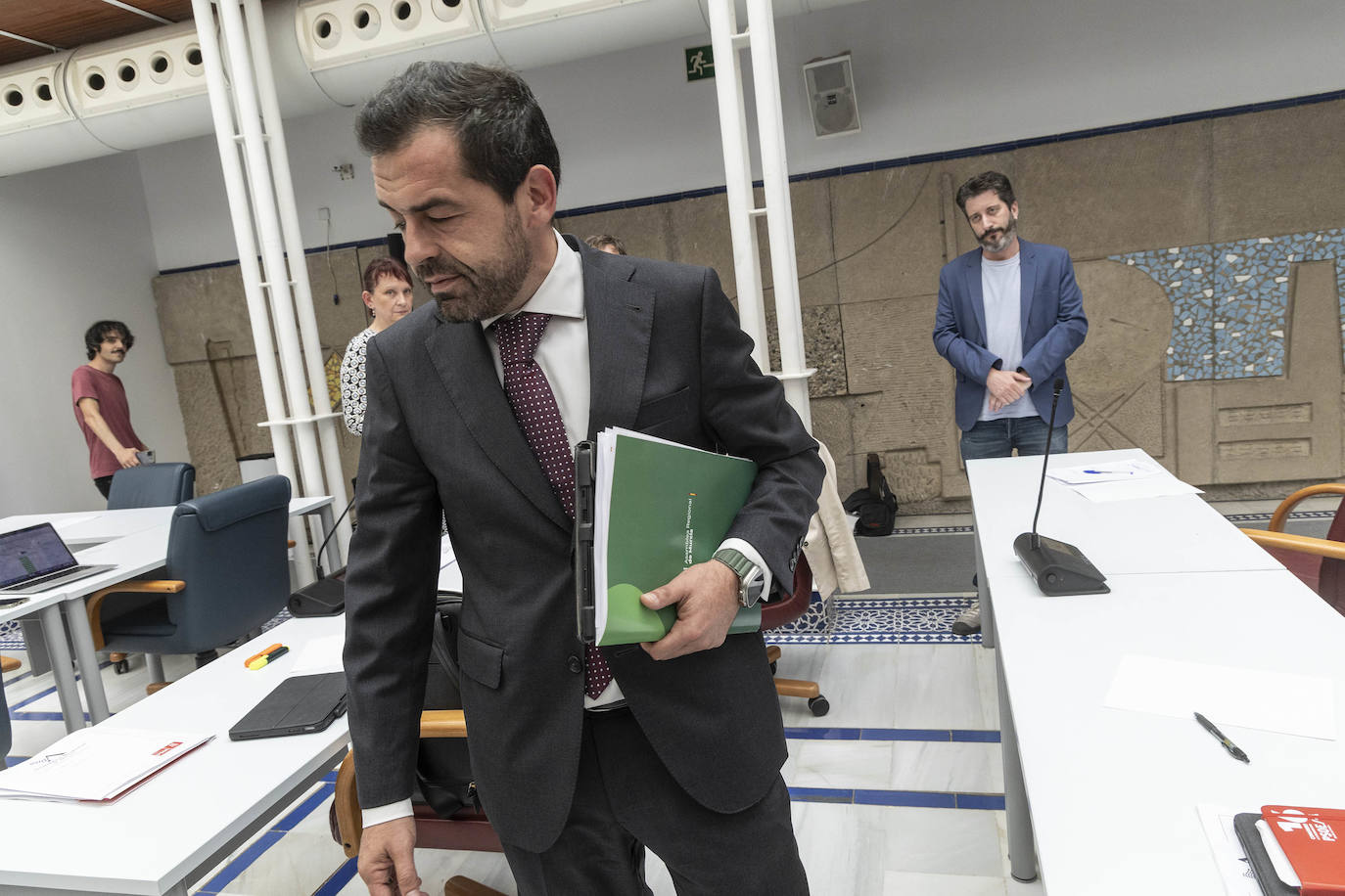 Pleno de la Asamblea pospuesto, en imágenes