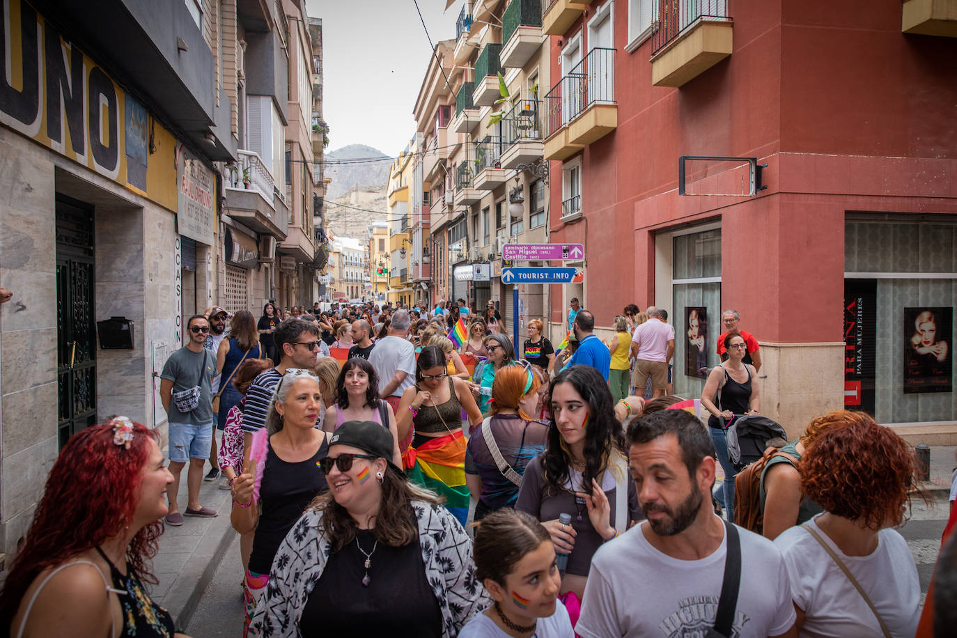 Las imágenes de la marcha del Orgullo LGTBI en Orihuela