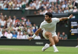 Carlos Alcaraz, durante un partido en Wimbledon.