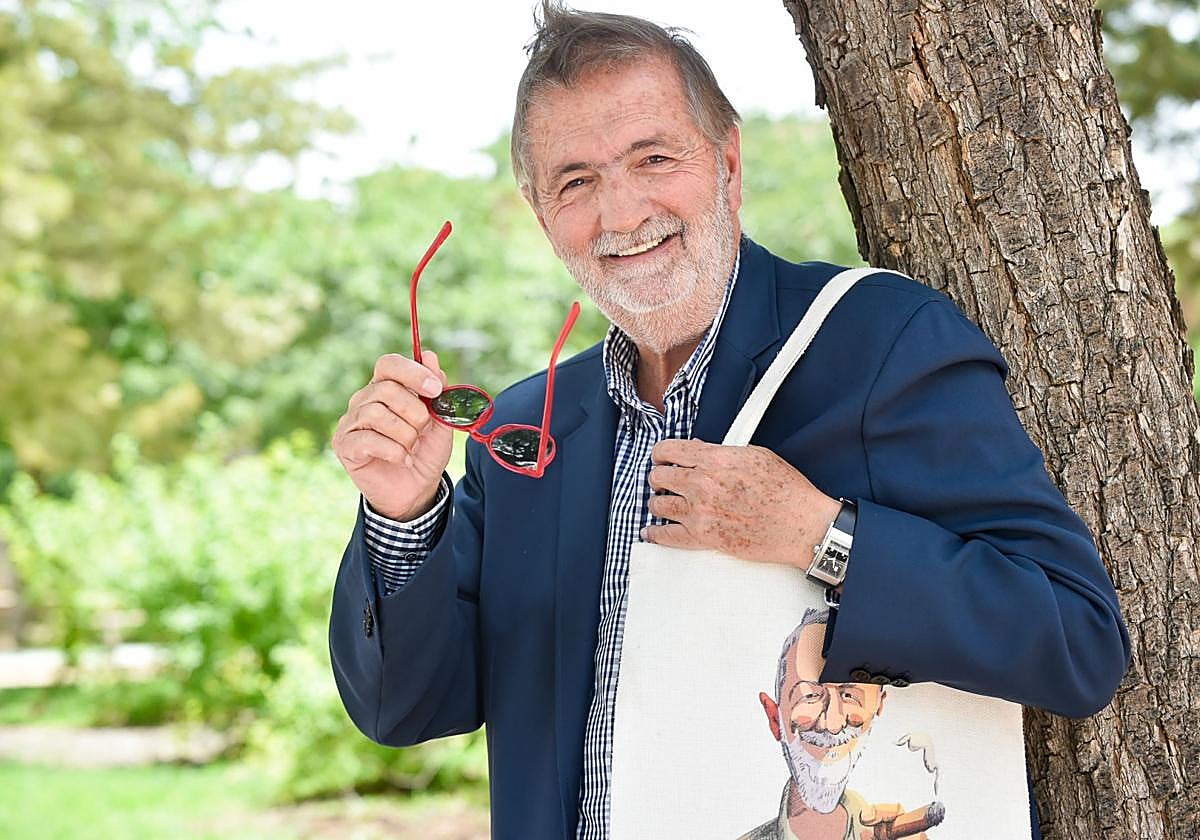 Alfonso Riera, fotografiado hace unos días en un parque de Murcia.