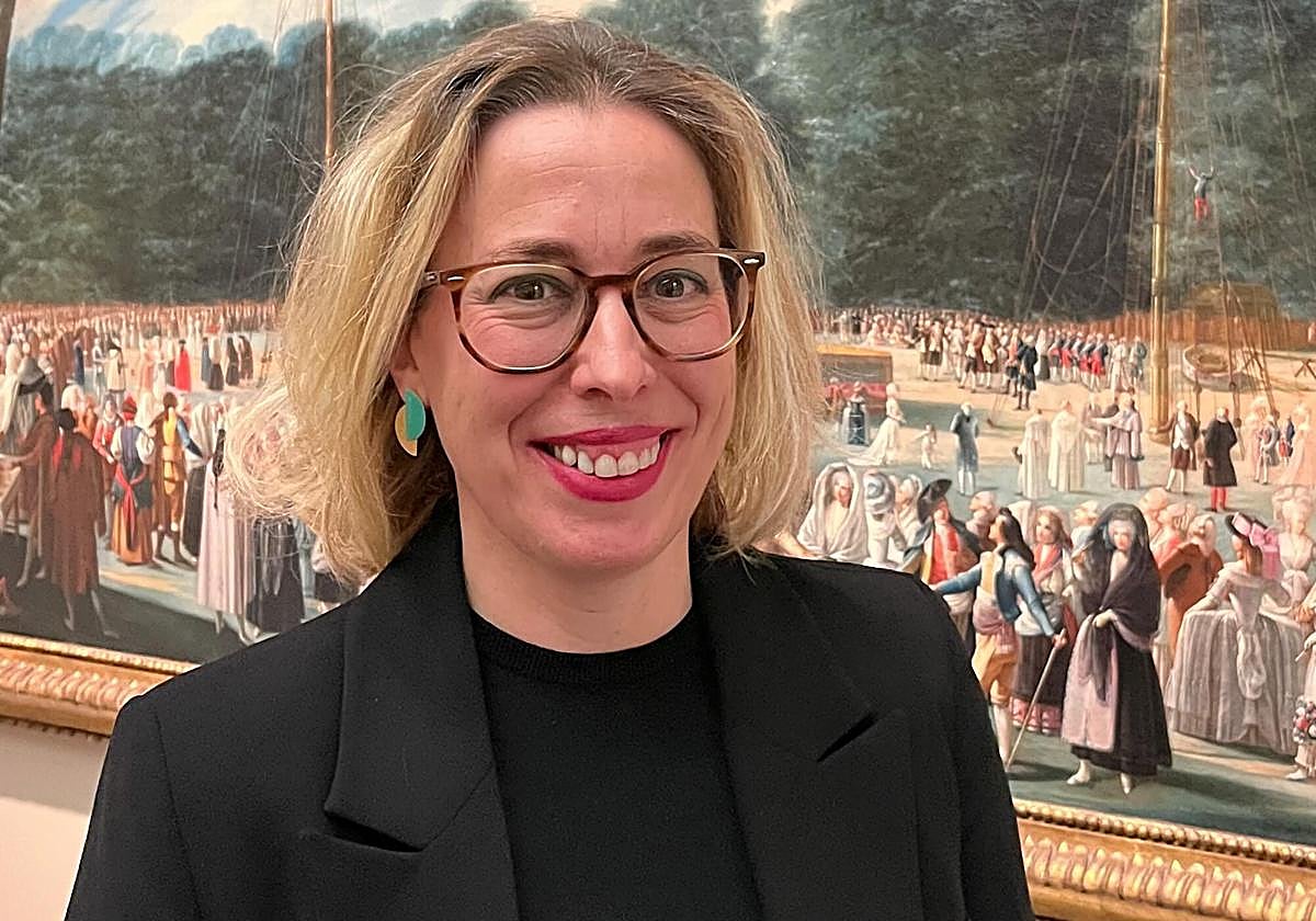 Noelia Ibáñez Pérez estudió Historia del Arte en la Universidad de Murcia, donde se doctoró con una tesis sobre iconografías artísticas.